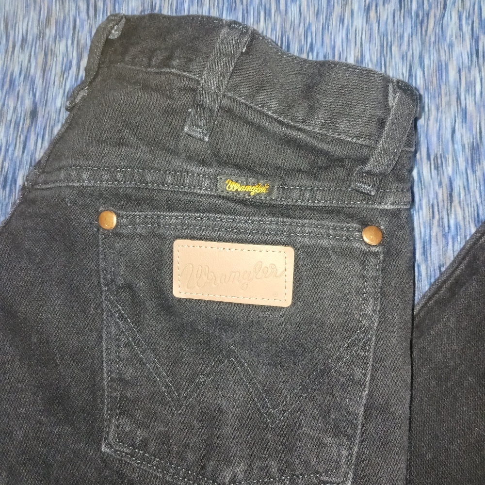 Mens Wrangler Jeans  EUC 32x34